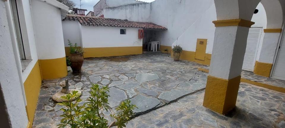 Guesthouse Da Vila Mourao Exterior photo