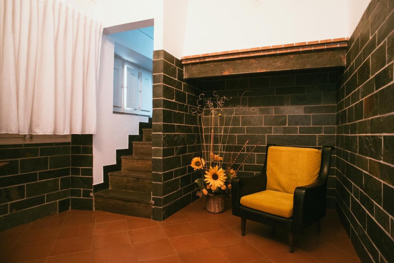 Guesthouse Da Vila Mourao Exterior photo