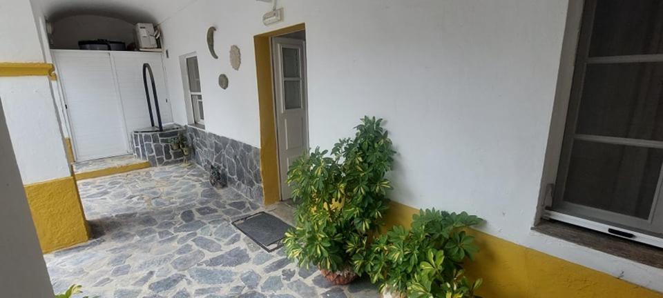 Guesthouse Da Vila Mourao Exterior photo